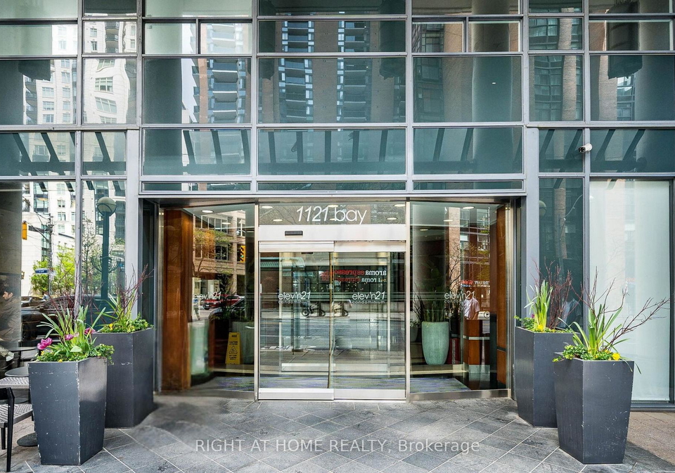1121-bay-street-toronto-ontario-c13148410