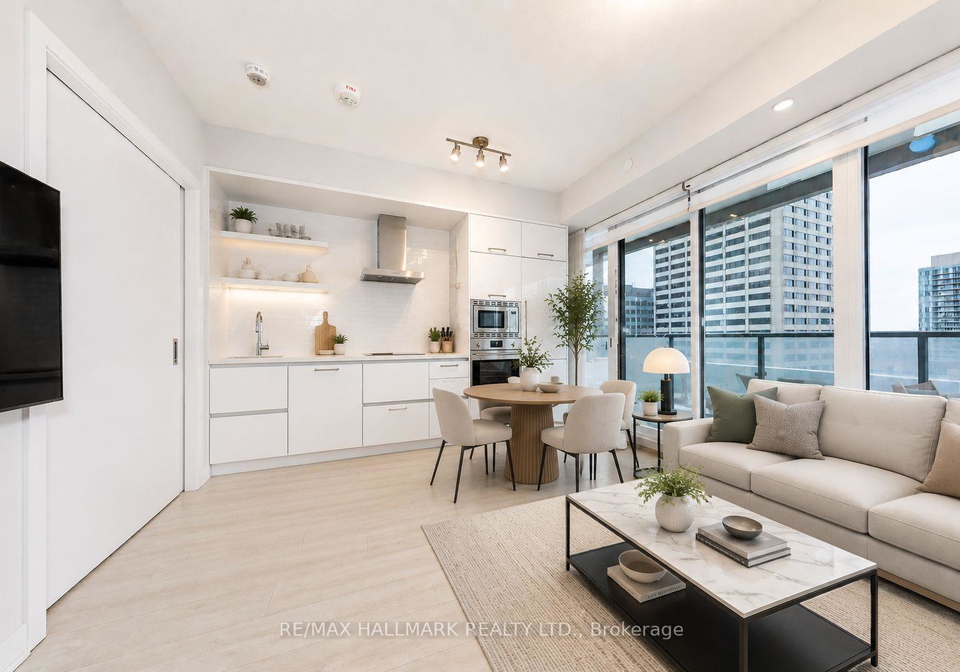 2221-yonge-street-toronto-ontario-c13149494