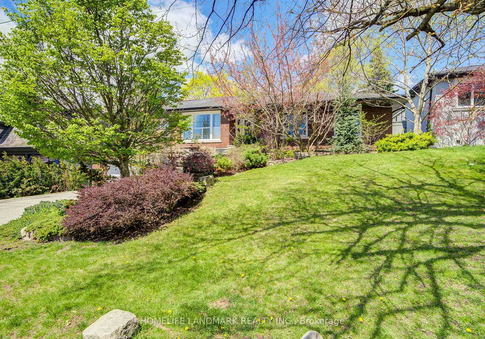 102-stratford-crescent-north-york-ontario-c13149578