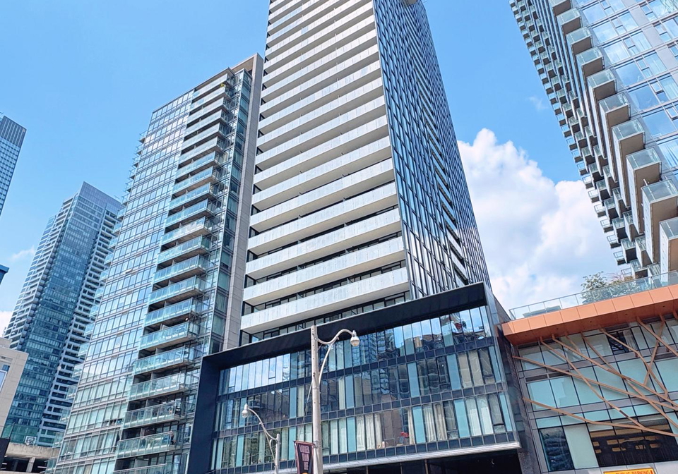 28-wellesley-street-e-toronto-ontario-c13149626