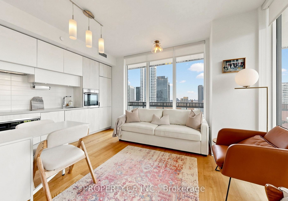 8-eglinton-avenue-e-toronto-ontario-c13150300