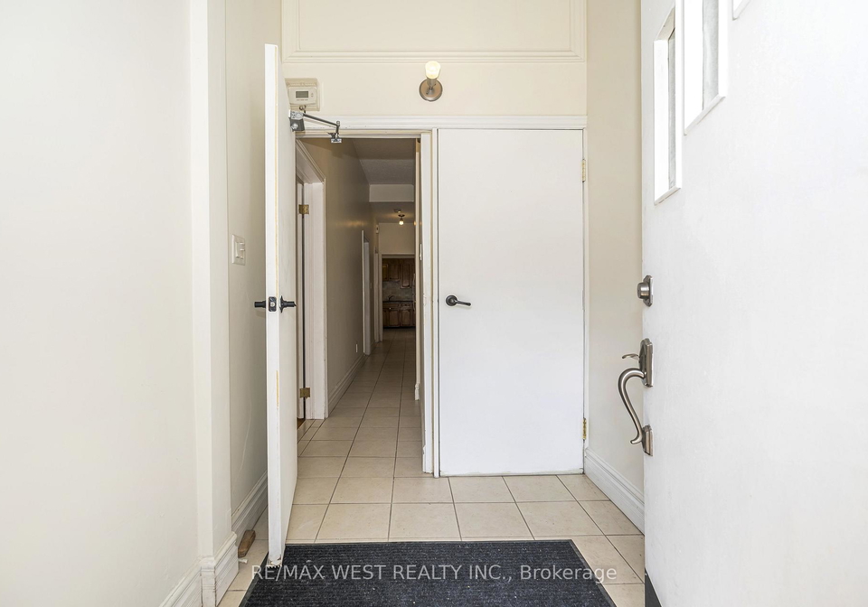 404-manning-avenue-toronto-ontario-c13150550