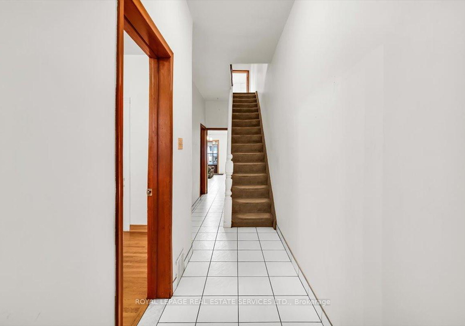 215-clinton-street-toronto-ontario-c13150742