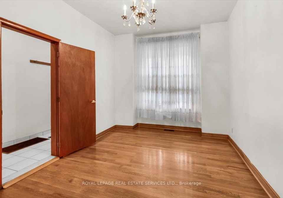 215-clinton-street-toronto-ontario-c13150742