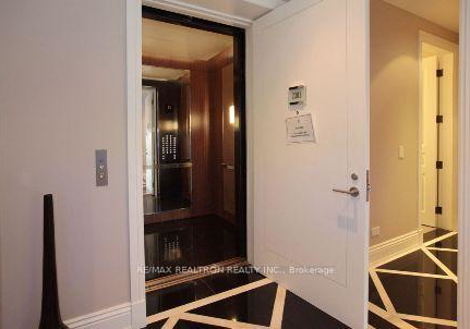 183-wellington-street-w-toronto-ontario-c13150764