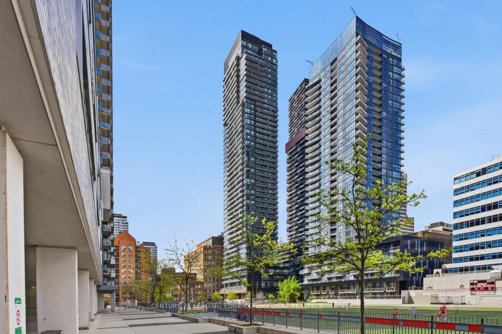 39-roehampton-avenue-toronto-ontario-c13150924