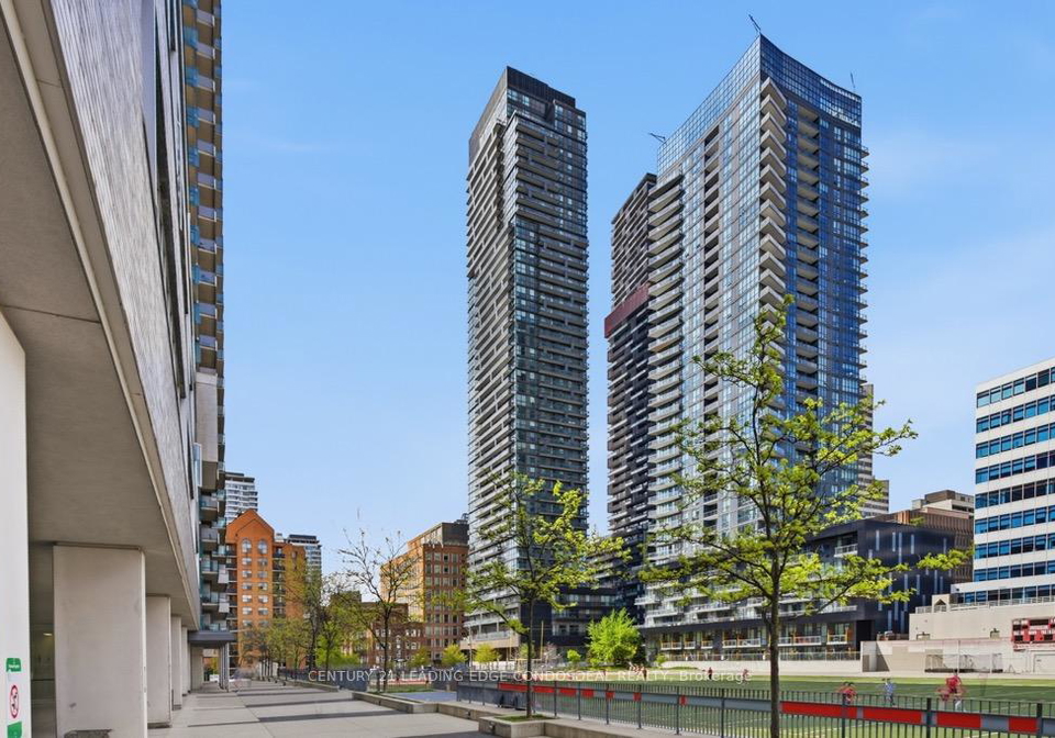 39-roehampton-avenue-toronto-ontario-c13150924