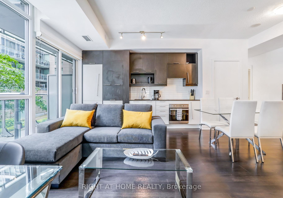 199-richmond-street-w-toronto-ontario-c13151040