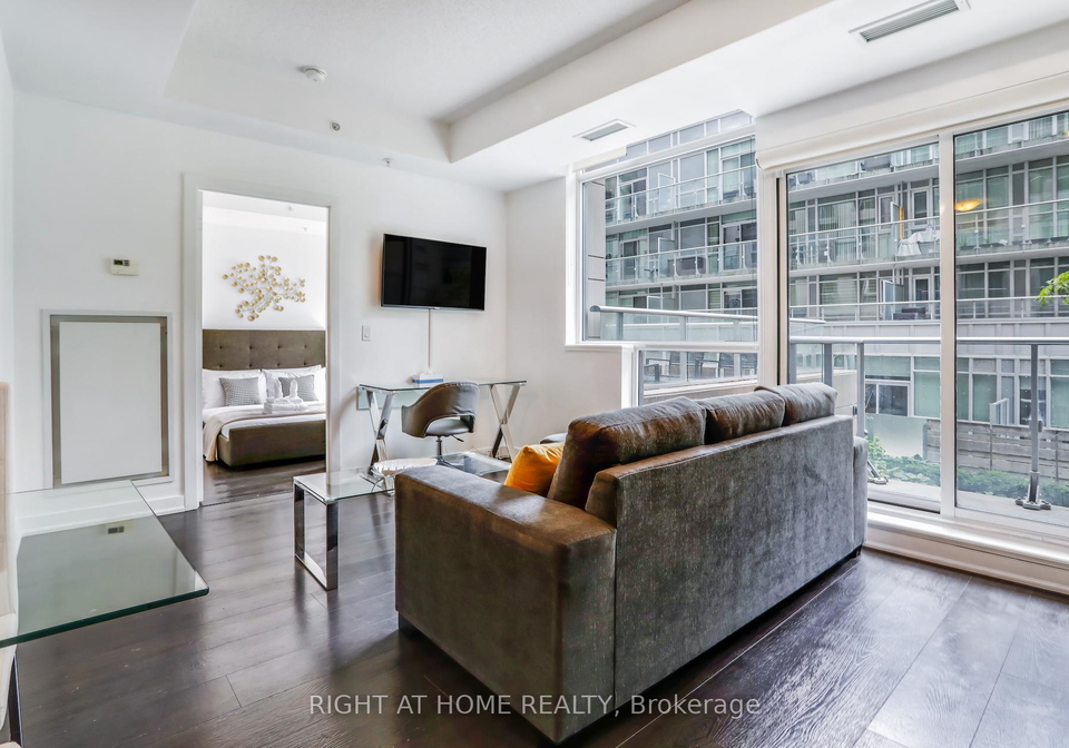 199-richmond-street-w-toronto-ontario-c13151040