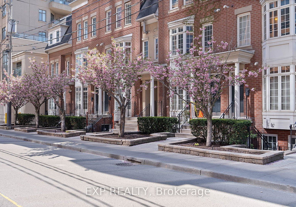 12-portland-street-toronto-ontario-c13151212