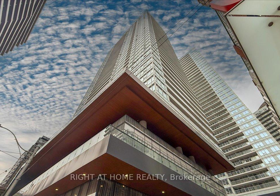 19-bathurst-street-toronto-ontario-c13151768