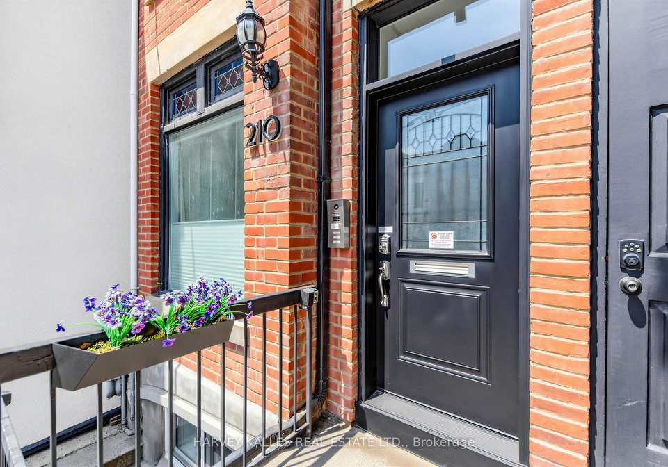 210-gerrard-street-e-toronto-ontario-c13152204
