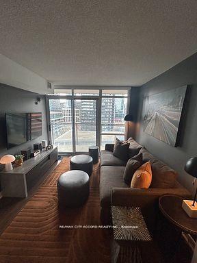 15-fort-york-boulevard-toronto-ontario-c13152404