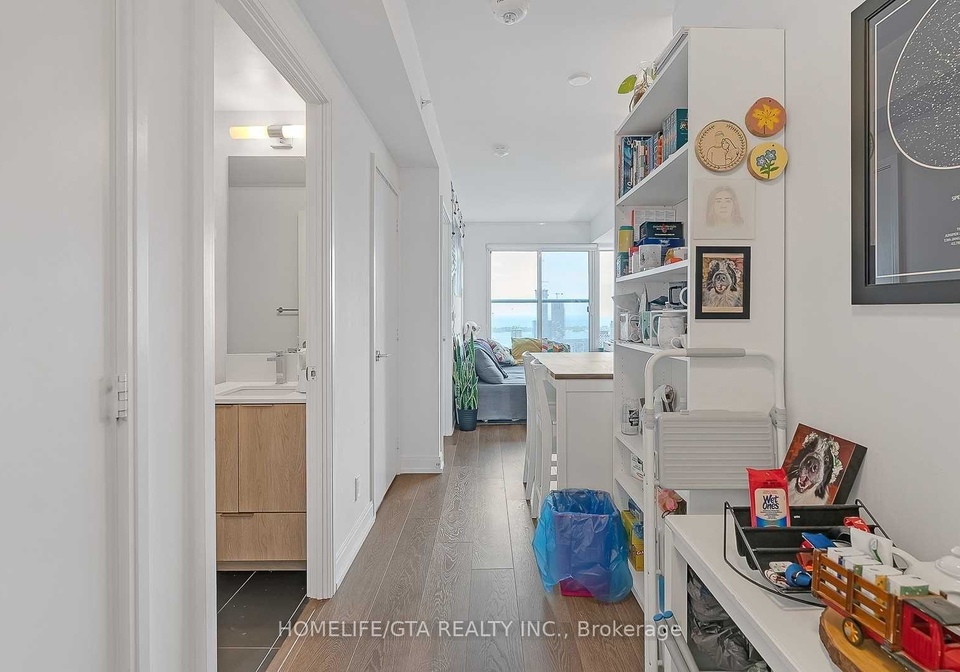 181-dundas-street-e-toronto-ontario-c13152424