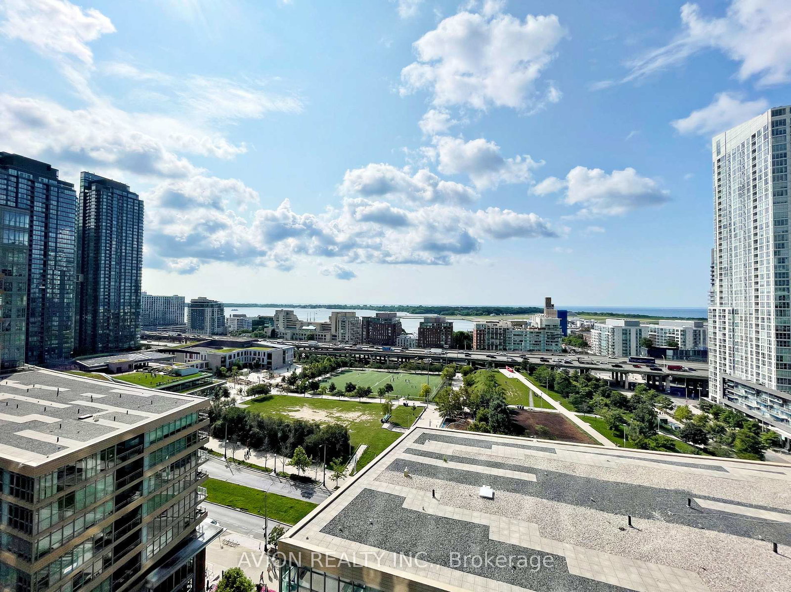 21-iceboat-terrace-toronto-ontario-c13152686