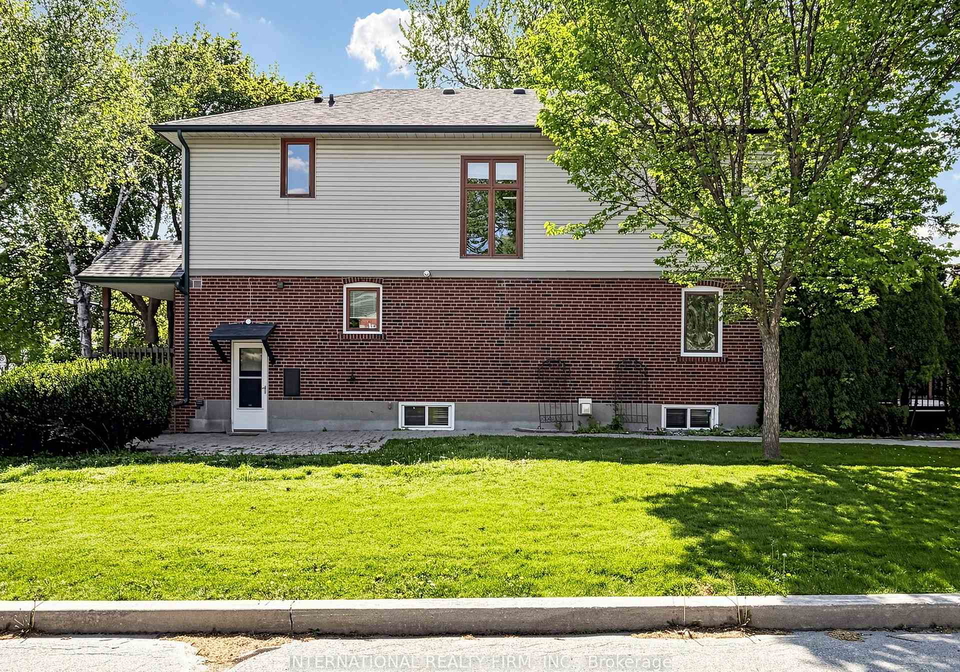 200-burndale-avenue-toronto-ontario-c13153164