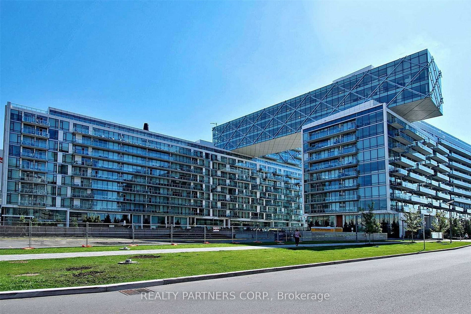 39-queens-quay-e-toronto-ontario-c13153532