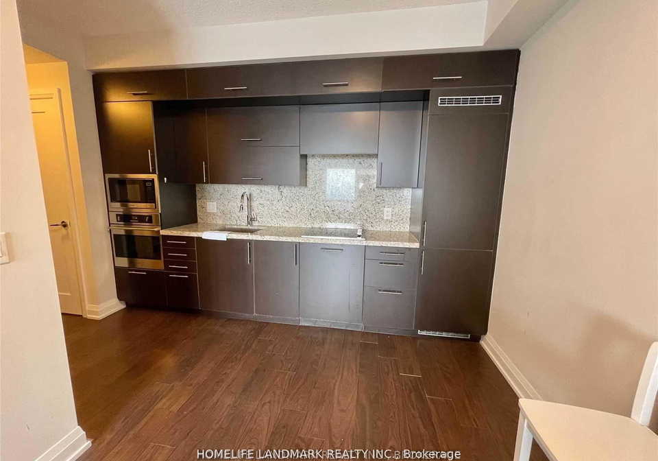 5-sheppard-avenue-e-north-york-ontario-c13153562