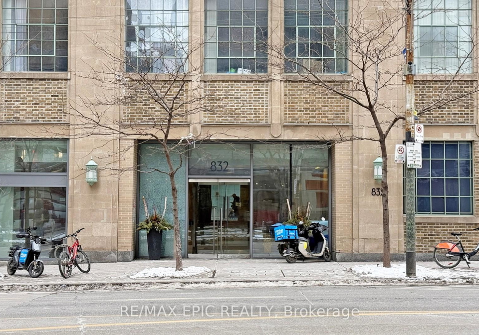 832-bay-street-toronto-ontario-c13153674