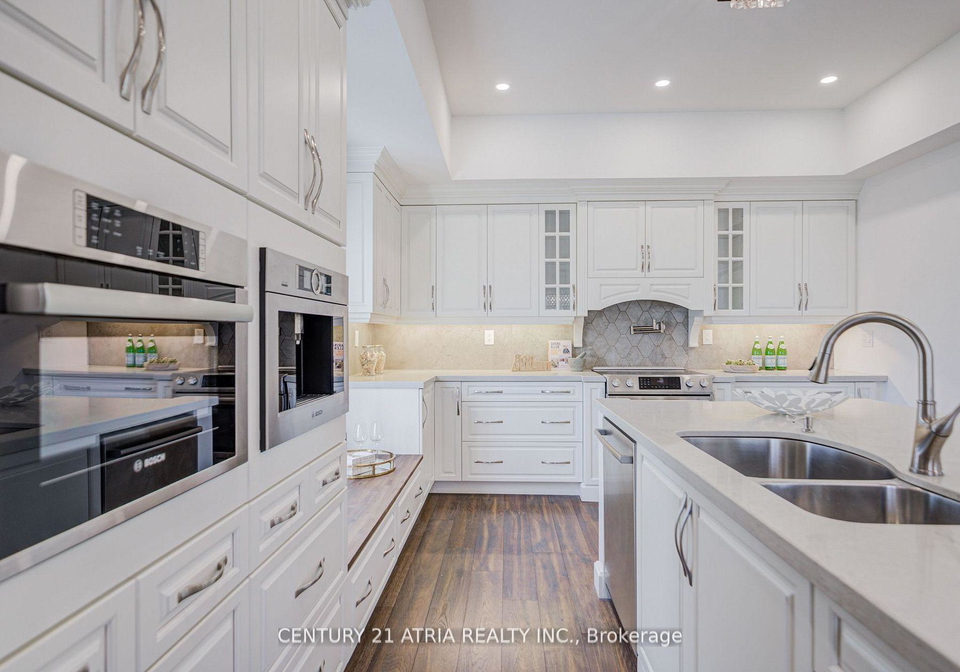 27-denlow-boulevard-north-york-ontario-c13153796