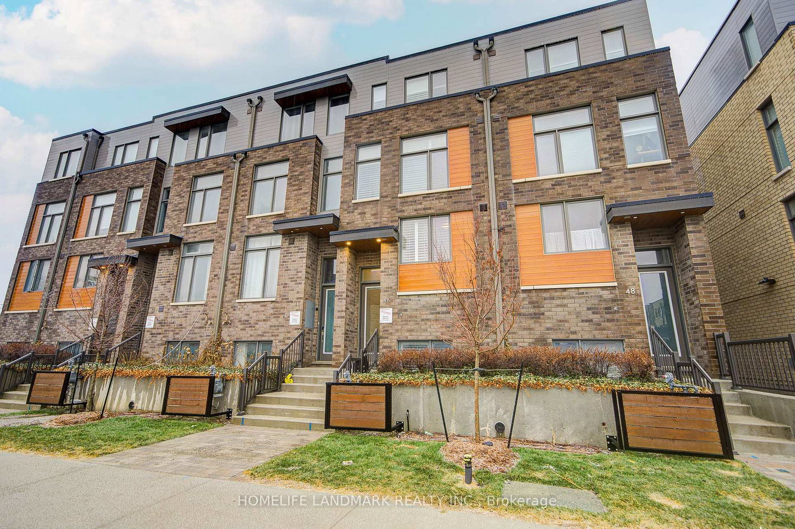 46-hooyo-terrace-toronto-ontario-c13153956