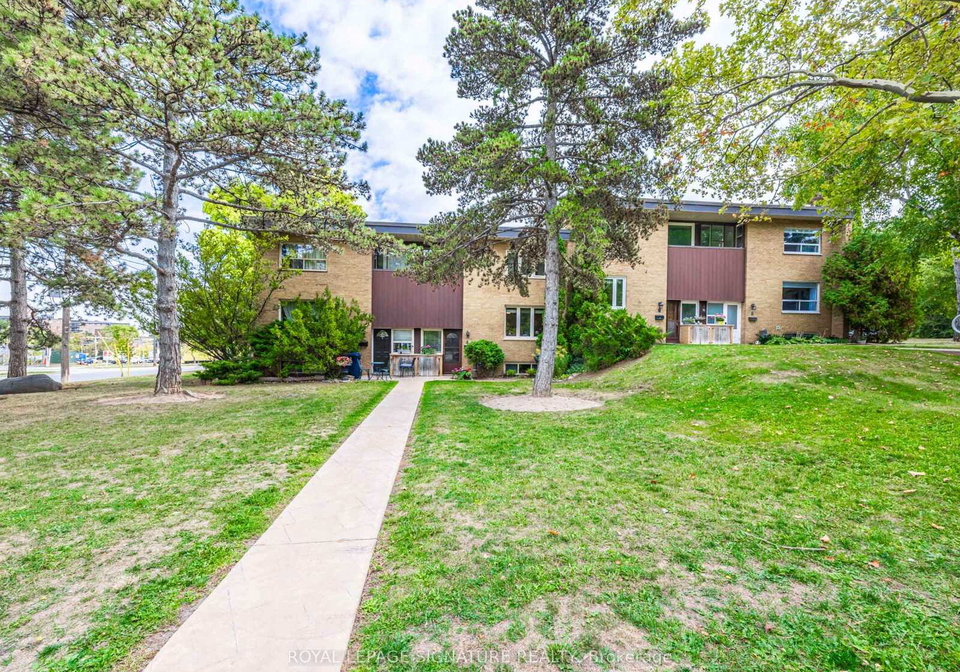 4-burdock-lane-north-york-ontario-c13154074