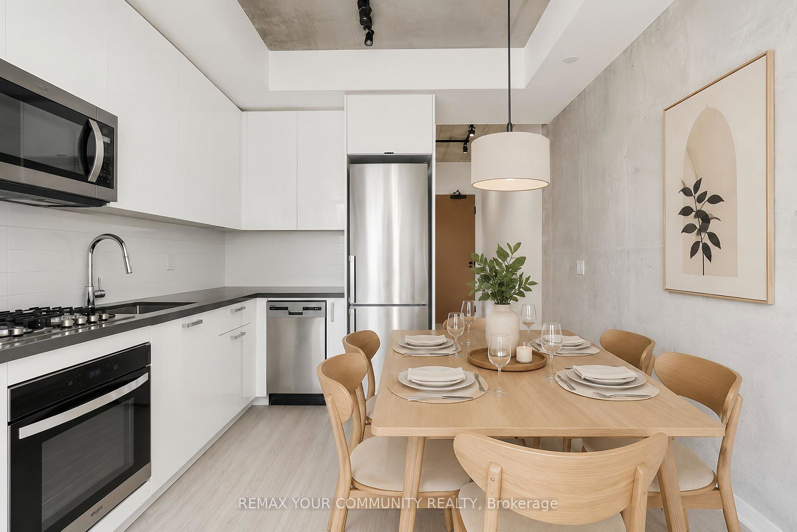195-mccaul-street-toronto-ontario-c13154254