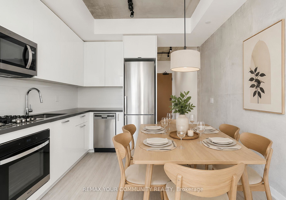 195-mccaul-street-toronto-ontario-c13154254