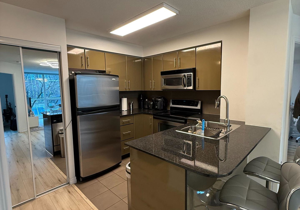 16-yonge-street-toronto-ontario-c13154464