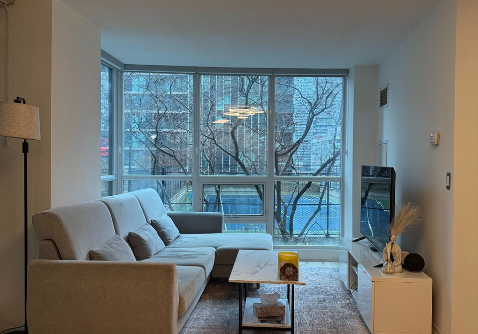 16-yonge-street-toronto-ontario-c13154464