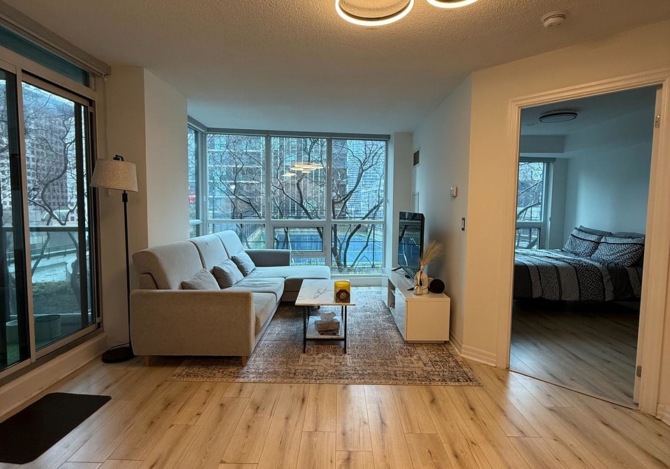 16-yonge-street-toronto-ontario-c13154464