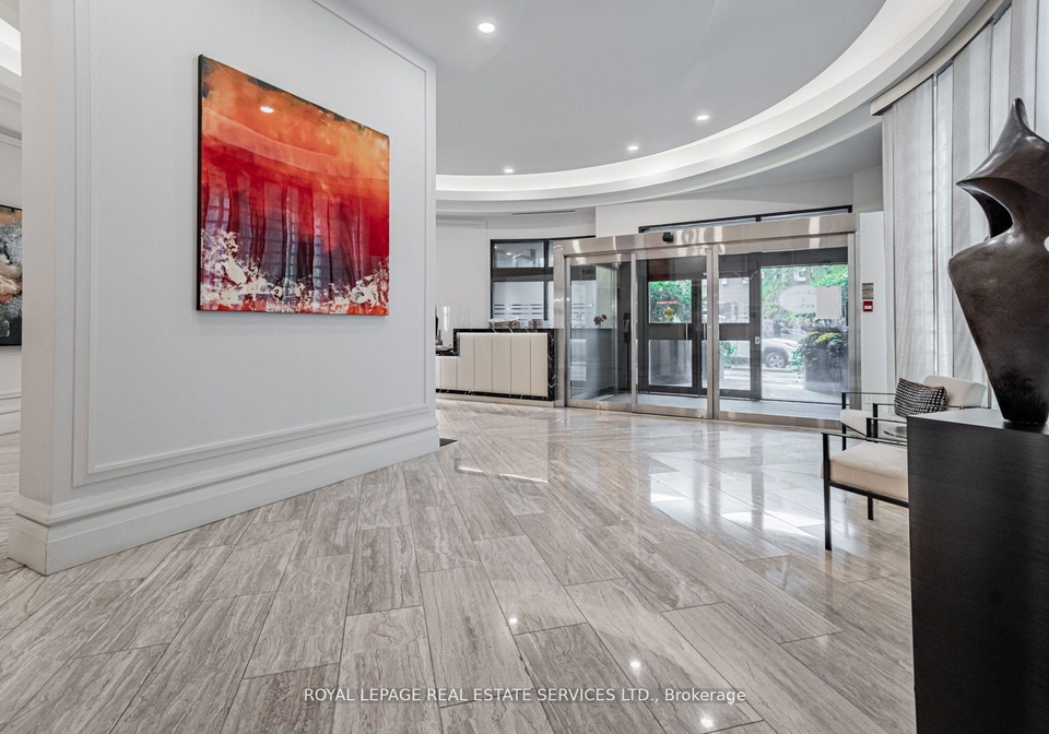 900-yonge-street-toronto-ontario-c13154722