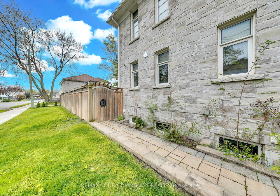 179-greenfield-avenue-north-york-ontario-c13154918