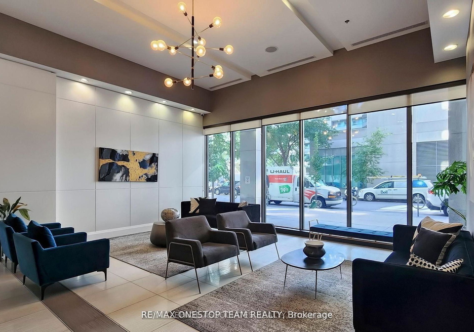 19-grand-trunk-crescent-toronto-ontario-c13155148