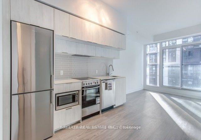181-dundas-street-e-toronto-ontario-c13155464