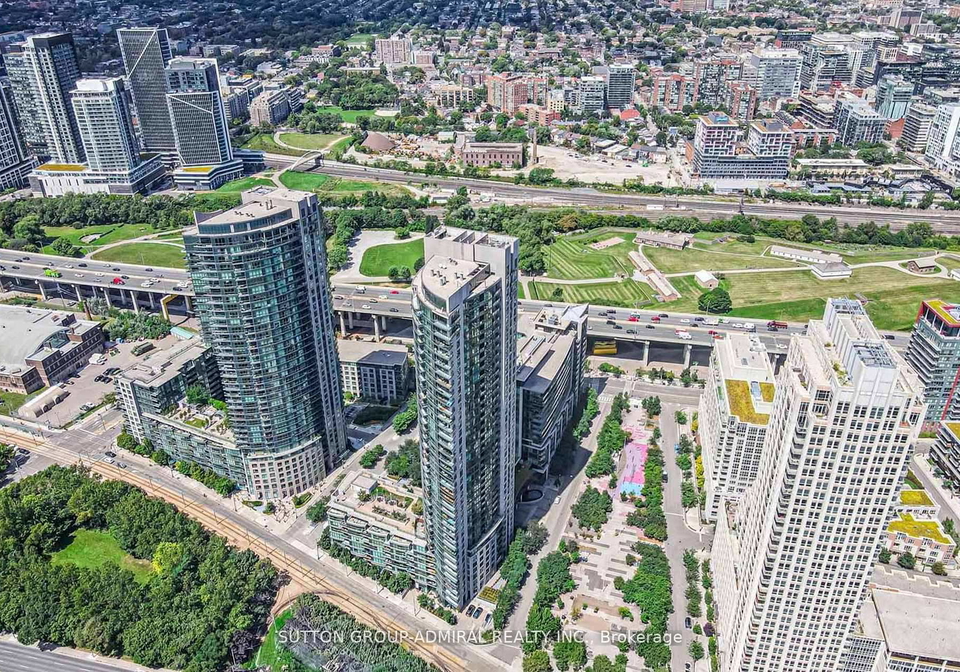 215-fort-york-boulevard-toronto-ontario-c13155882