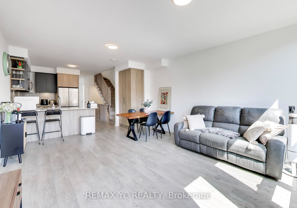 18-deep-roots-terrace-toronto-ontario-c13156014