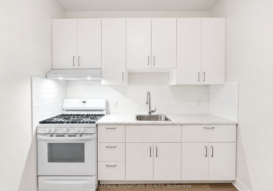 396-crawford-street-toronto-ontario-c13156216