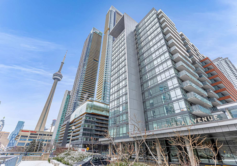 4k-spadina-avenue-toronto-ontario-c13156292