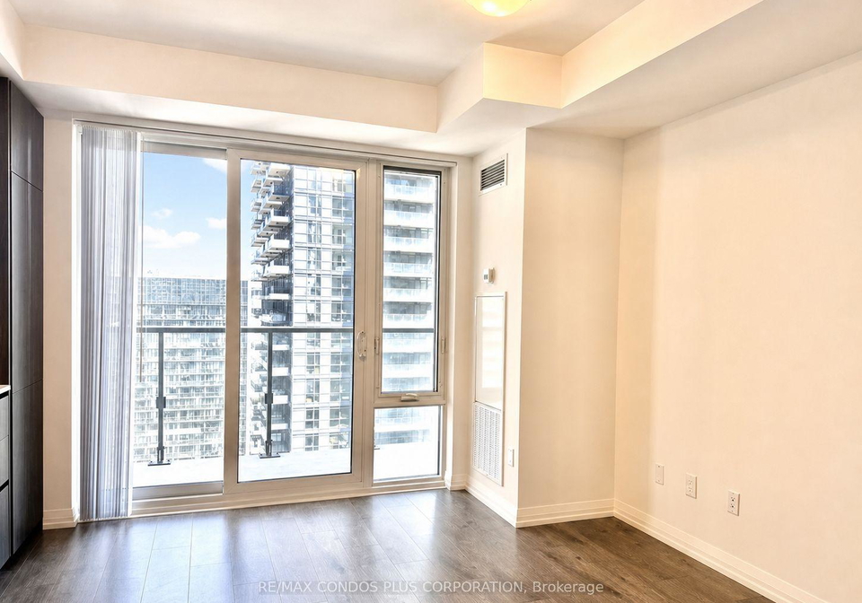 28-widmer-street-toronto-ontario-c13156742