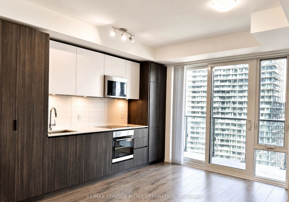 28-widmer-street-toronto-ontario-c13156742