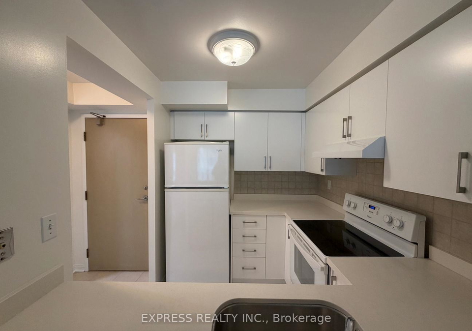 942-yonge-street-toronto-ontario-c13157218
