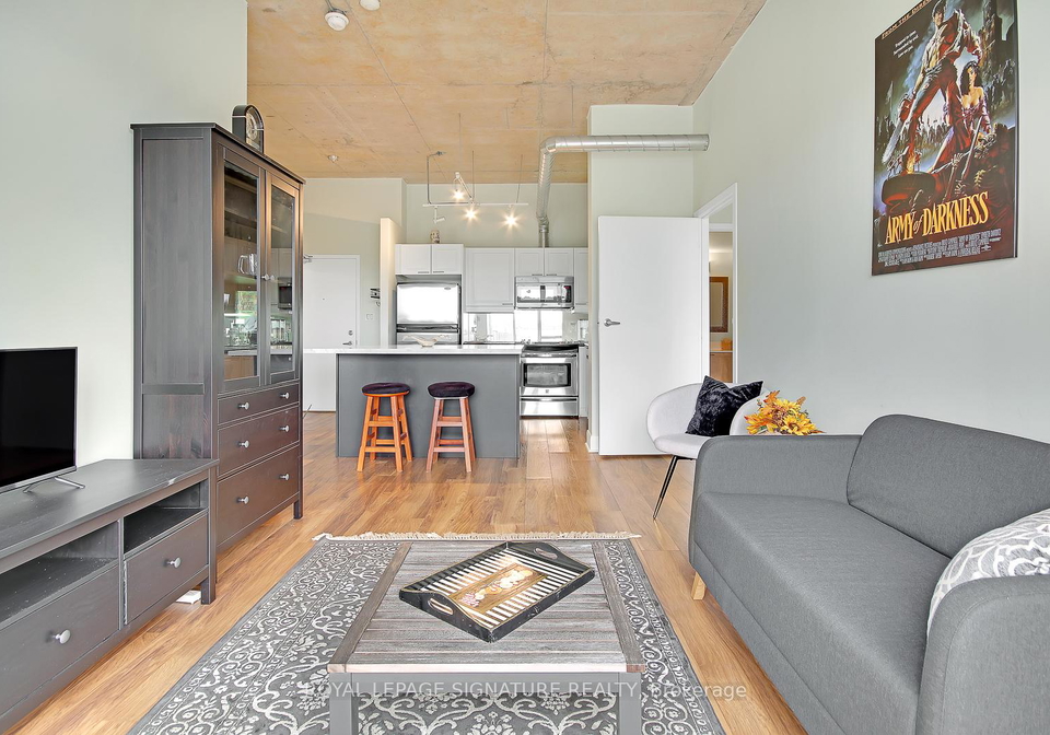 955-queen-street-w-toronto-ontario-c13157286