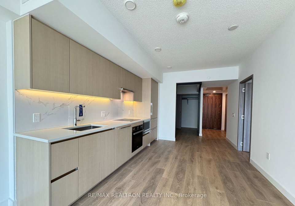 1-concord-cityplace-way-toronto-ontario-c13157296