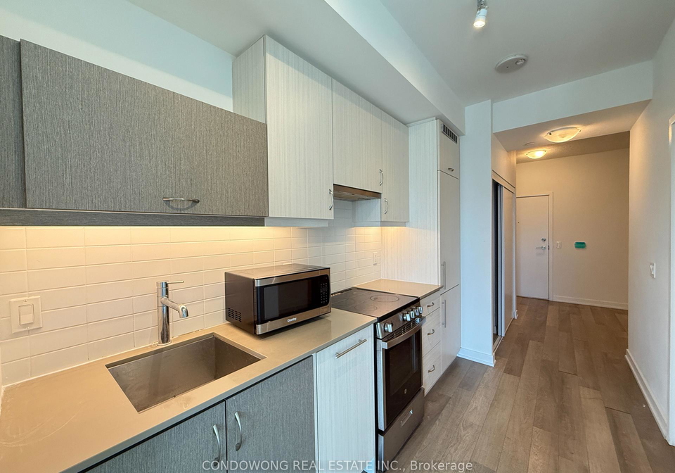 181-huron-street-toronto-ontario-c13157388