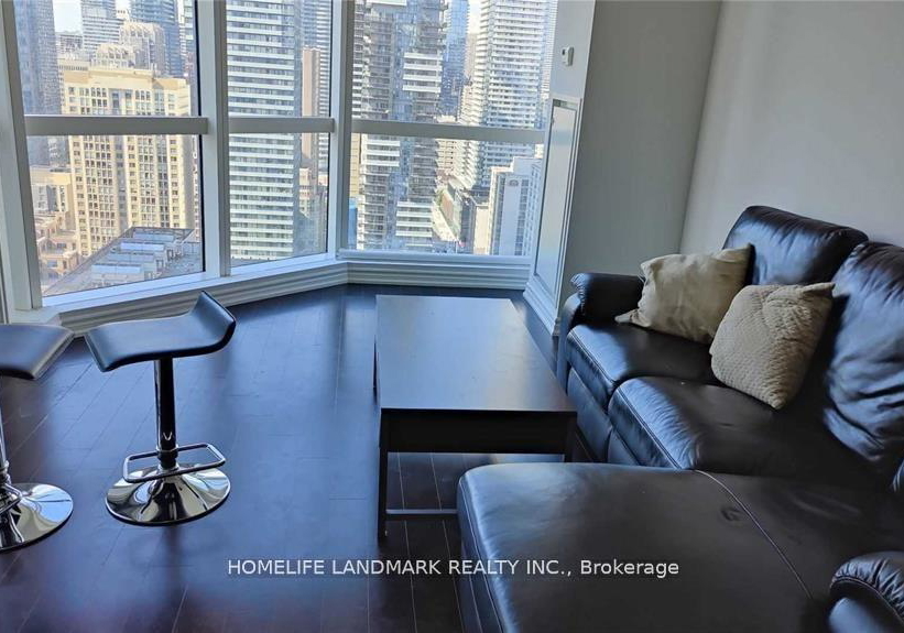 386-yonge-street-toronto-ontario-c13157516