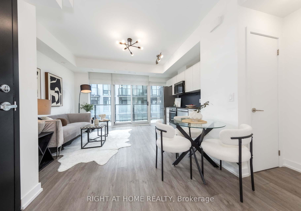 871-sheppard-avenue-w-toronto-ontario-c13157538