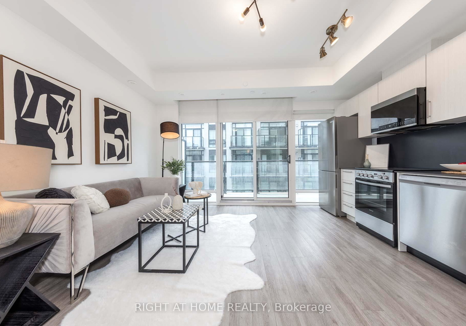 871-sheppard-avenue-w-toronto-ontario-c13157538