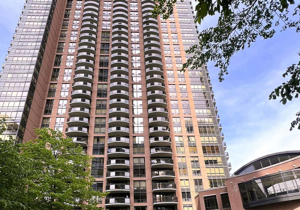 33-sheppard-avenue-e-north-york-ontario-c13157728
