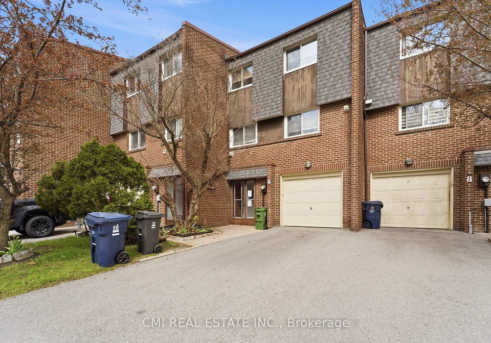6-windy-golfway-way-east-york-ontario-c13157742